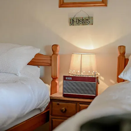 2 Bed In 91639