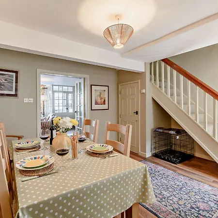 2 Bed In 91639