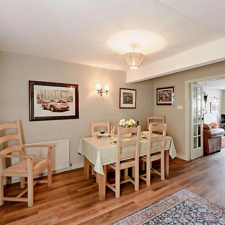 2 Bed In 91639 Holiday home *